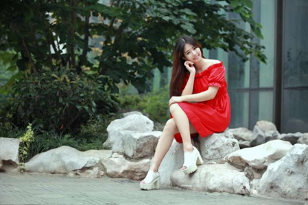 羽毛球叶钊莹怎么了：昔日羽坛新星叶钊莹,因伤沉寂后如何开启人生新篇章